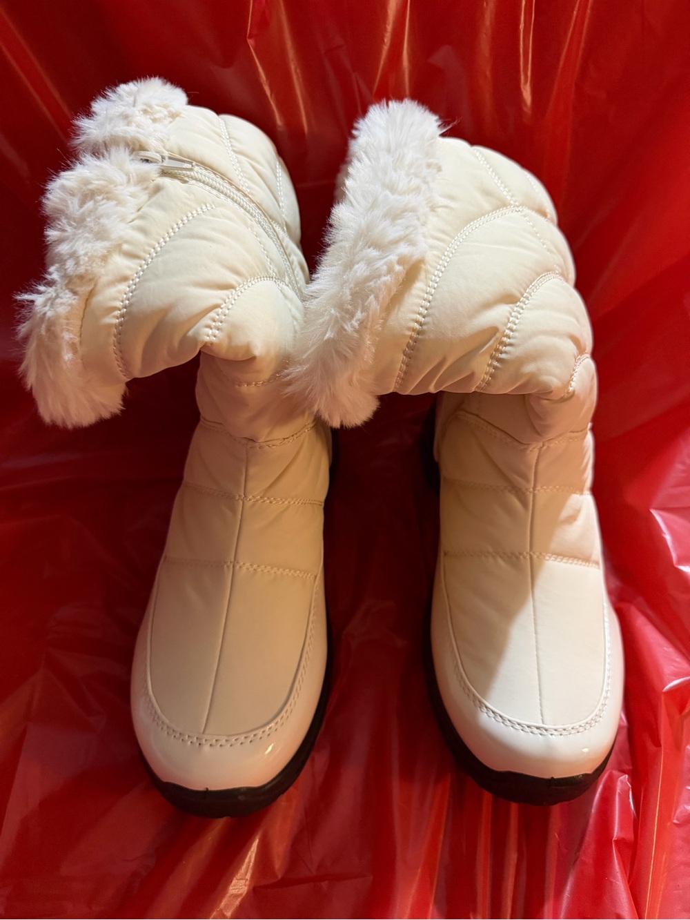 Easy Dry by Easy Street Women's White Cuddle Waterproof Boots Shoes size 9.5